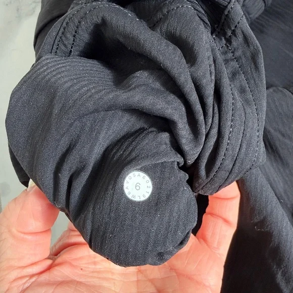 Lululemon Dance Studio Crop *25"
Black Unlined Lounge Pants Joggers Size 6 - Picture 11 of 16